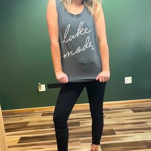 Soft gray “lake mode” tank